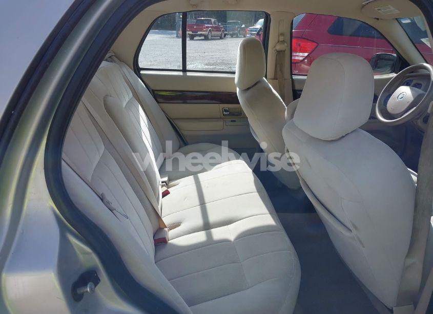 Photo 8 of 2008 Mercury Grand MARQUIS GS (VIN 2MEFM74V48X610346)