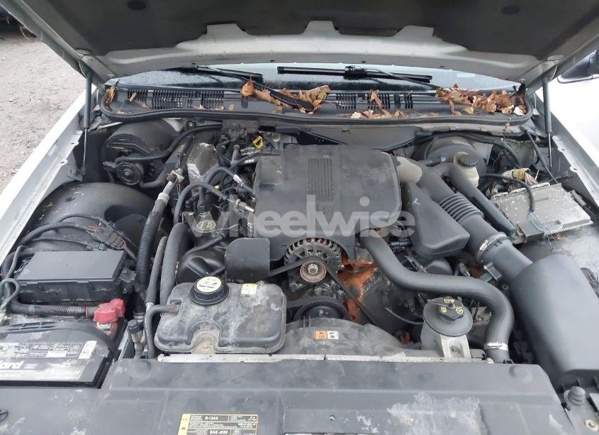 Photo 10 of 2008 Mercury Grand MARQUIS GS (VIN 2MEFM74V48X620794)