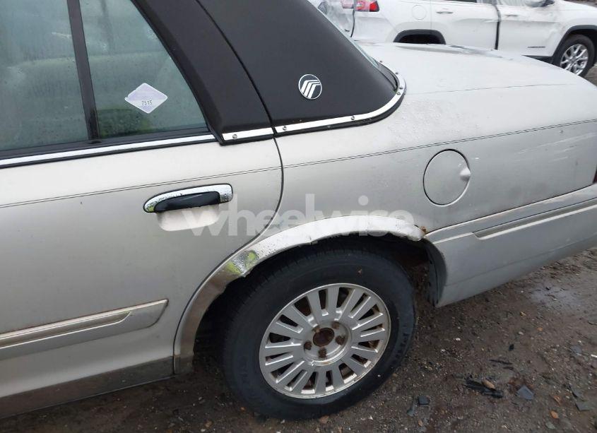 Photo 12 of 2008 Mercury Grand MARQUIS GS (VIN 2MEFM74V48X620794)