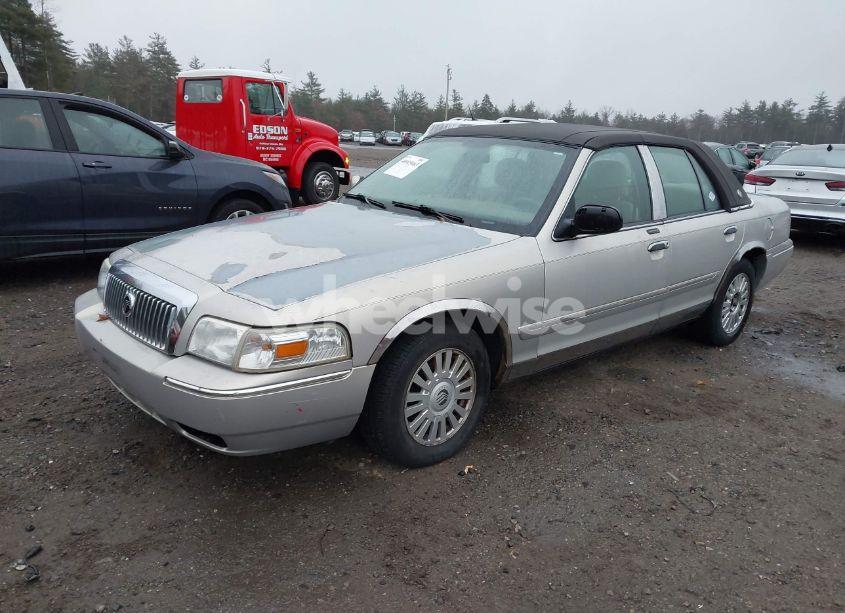 Photo 2 of 2008 Mercury Grand MARQUIS GS (VIN 2MEFM74V48X620794)