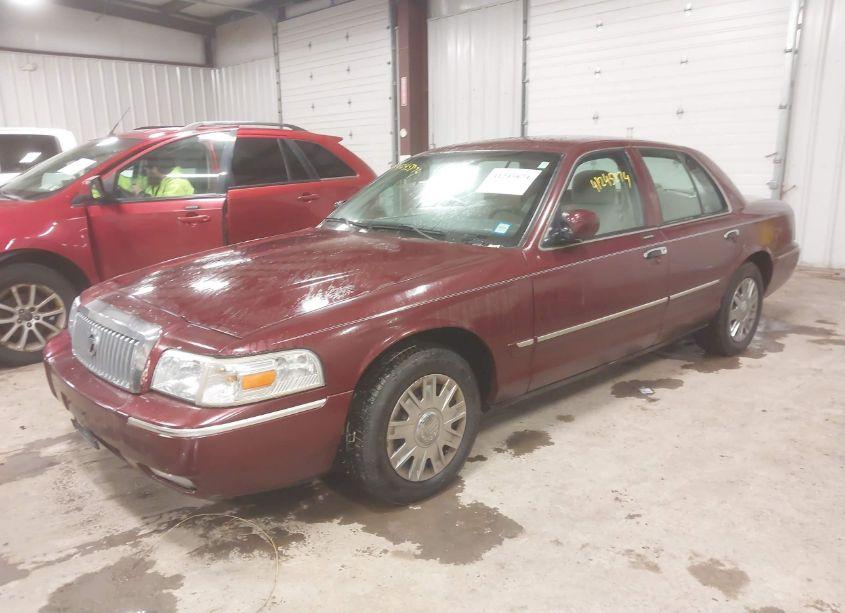Photo 2 of 2008 Mercury Grand MARQUIS GS (VIN 2MEFM74V68X632042)