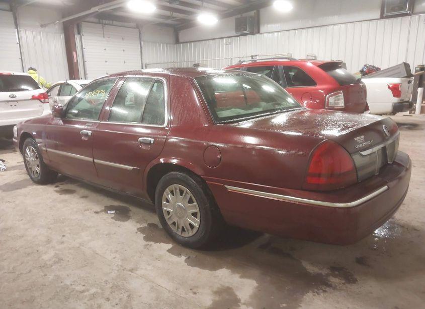 Photo 3 of 2008 Mercury Grand MARQUIS GS (VIN 2MEFM74V68X632042)