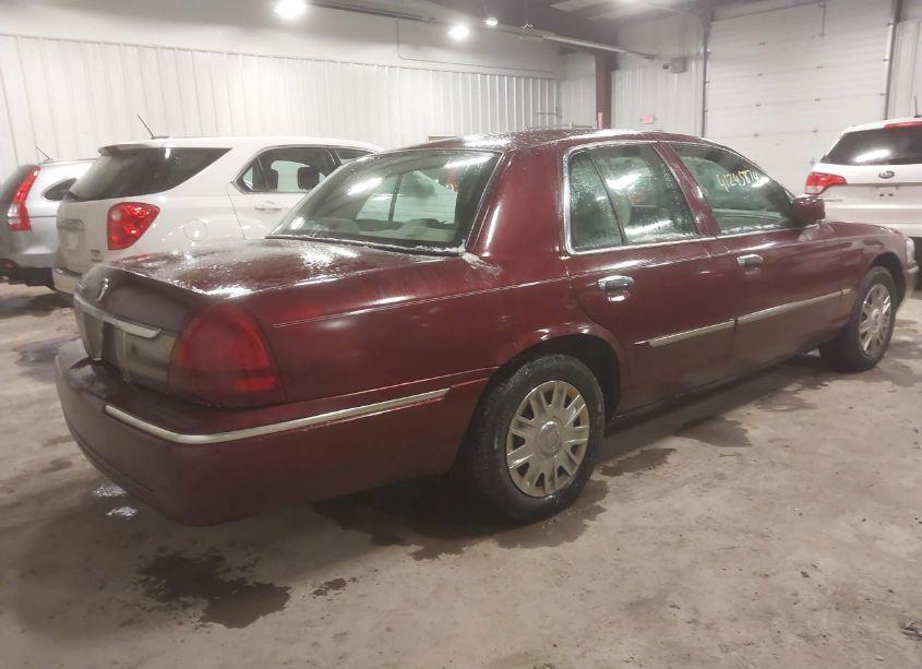 Photo 4 of 2008 Mercury Grand MARQUIS GS (VIN 2MEFM74V68X632042)