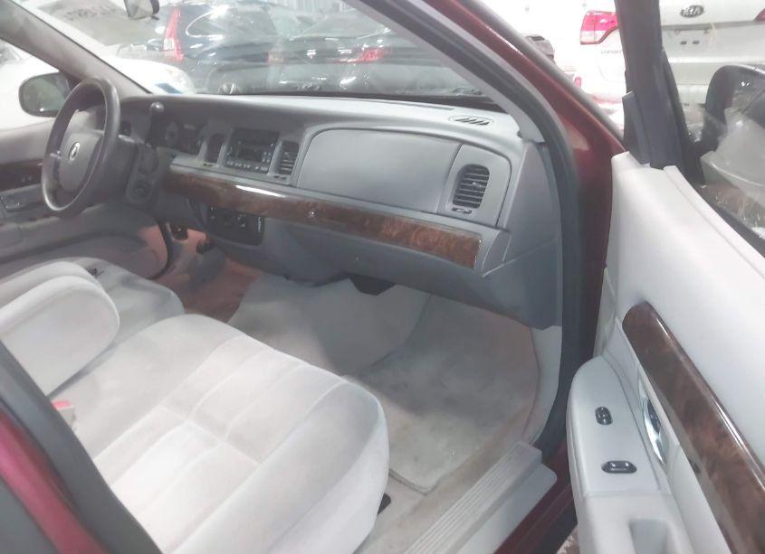 Photo 5 of 2008 Mercury Grand MARQUIS GS (VIN 2MEFM74V68X632042)