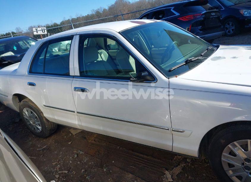 Photo 13 of 2006 Mercury Grand MARQUIS GS (VIN 2MEFM74V76X617532)