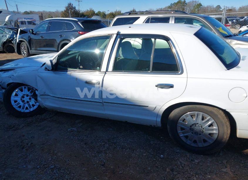 Photo 14 of 2006 Mercury Grand MARQUIS GS (VIN 2MEFM74V76X617532)