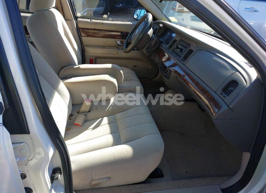 Photo 5 of 2006 Mercury Grand MARQUIS GS (VIN 2MEFM74V76X617532)