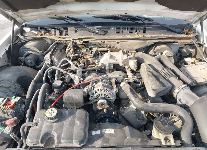 Photo 10 of 2008 Mercury Grand MARQUIS GS (VIN 2MEFM74V78X644247)