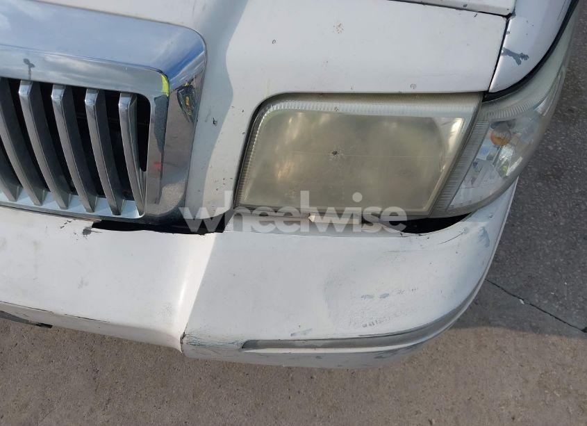 Photo 12 of 2008 Mercury Grand MARQUIS GS (VIN 2MEFM74V78X644247)