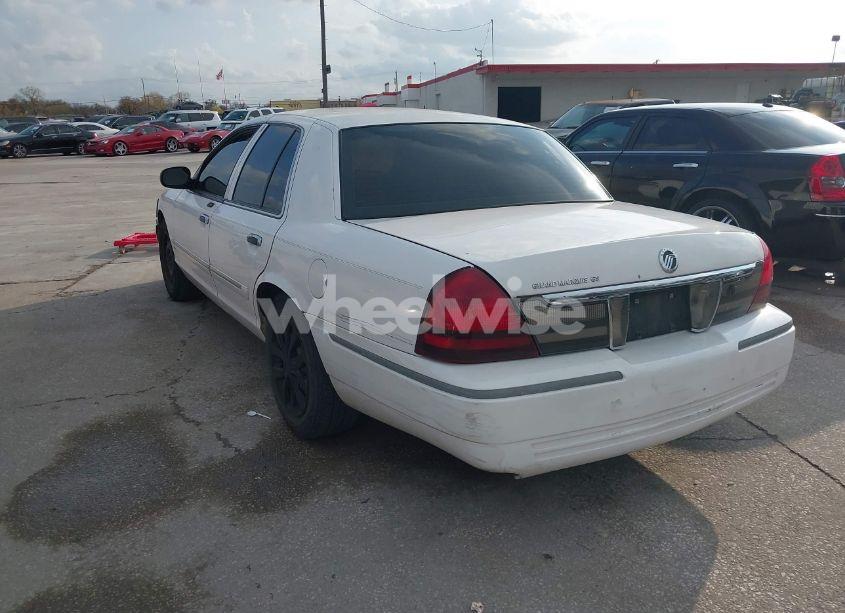 Photo 3 of 2008 Mercury Grand MARQUIS GS (VIN 2MEFM74V78X644247)
