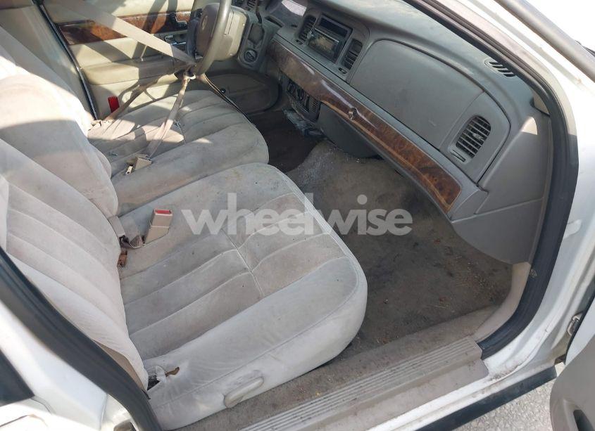 Photo 5 of 2008 Mercury Grand MARQUIS GS (VIN 2MEFM74V78X644247)