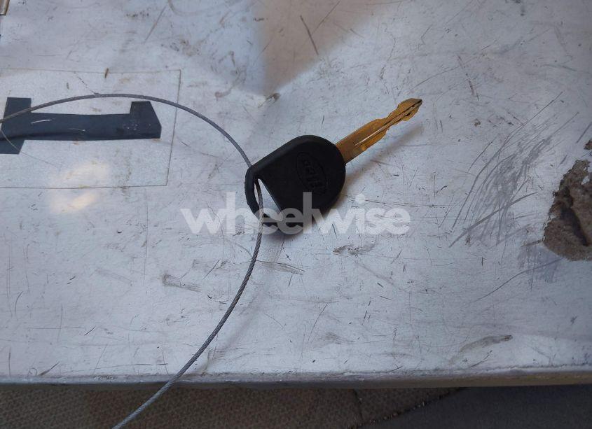 Photo 10 of 2007 Mercury Grand MARQUIS GS (VIN 2MEFM74V87X631537)