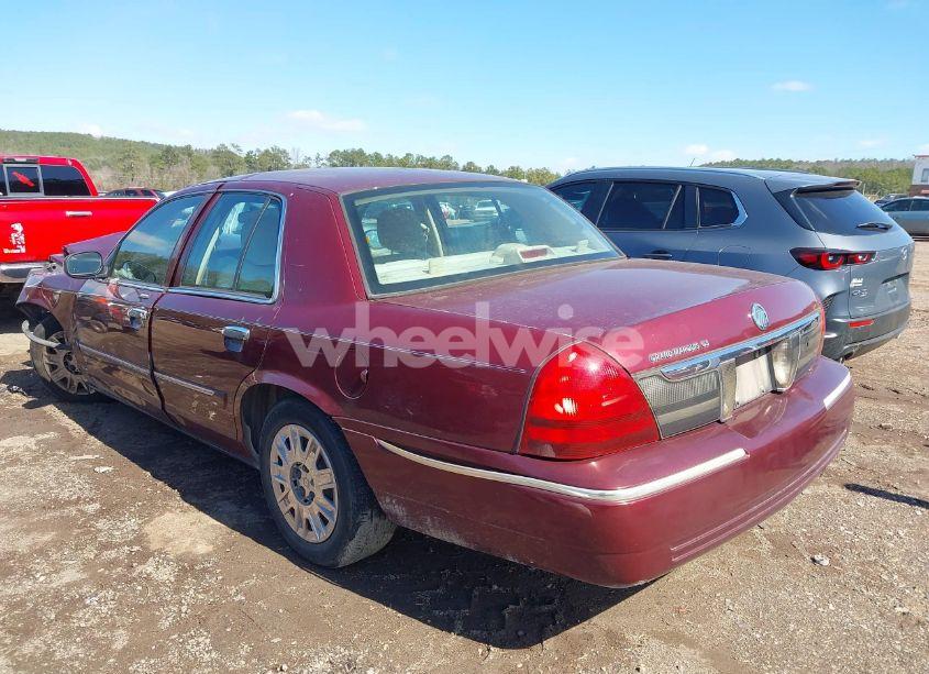 Photo 3 of 2007 Mercury Grand MARQUIS GS (VIN 2MEFM74V87X631537)