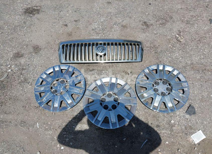 Photo 12 of 2007 Mercury Grand MARQUIS GS (VIN 2MEFM74V87X638956)