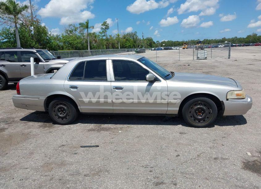 Photo 14 of 2007 Mercury Grand MARQUIS GS (VIN 2MEFM74V87X638956)