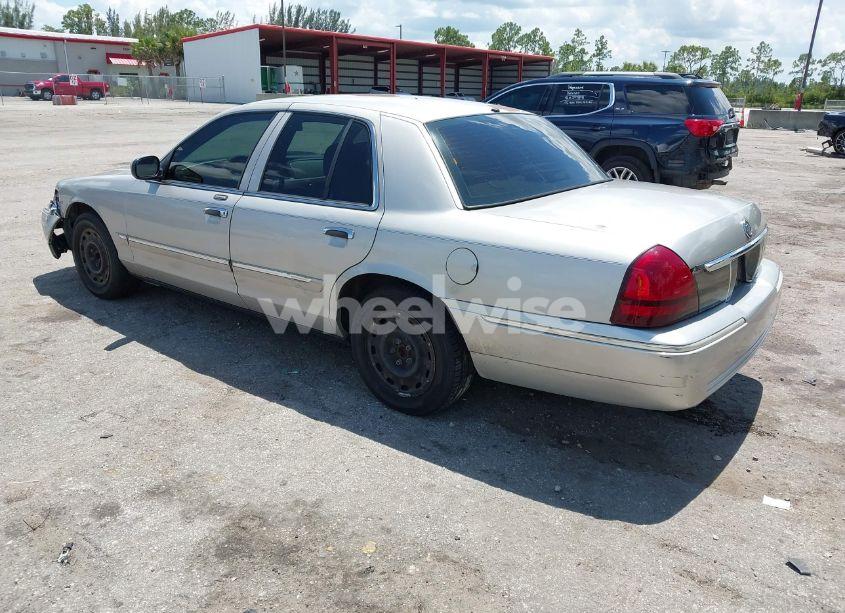 Photo 3 of 2007 Mercury Grand MARQUIS GS (VIN 2MEFM74V87X638956)