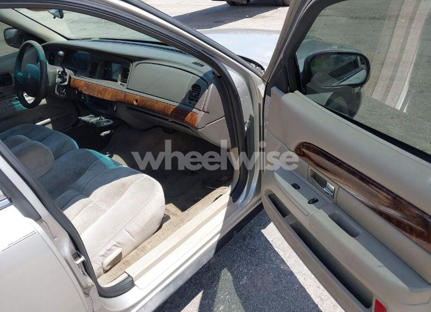 Photo 5 of 2007 Mercury Grand MARQUIS GS (VIN 2MEFM74V87X638956)