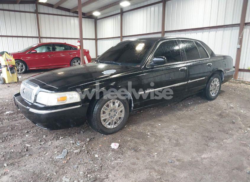 Photo 2 of 2008 Mercury Grand MARQUIS GS (VIN 2MEFM74V88X607756)