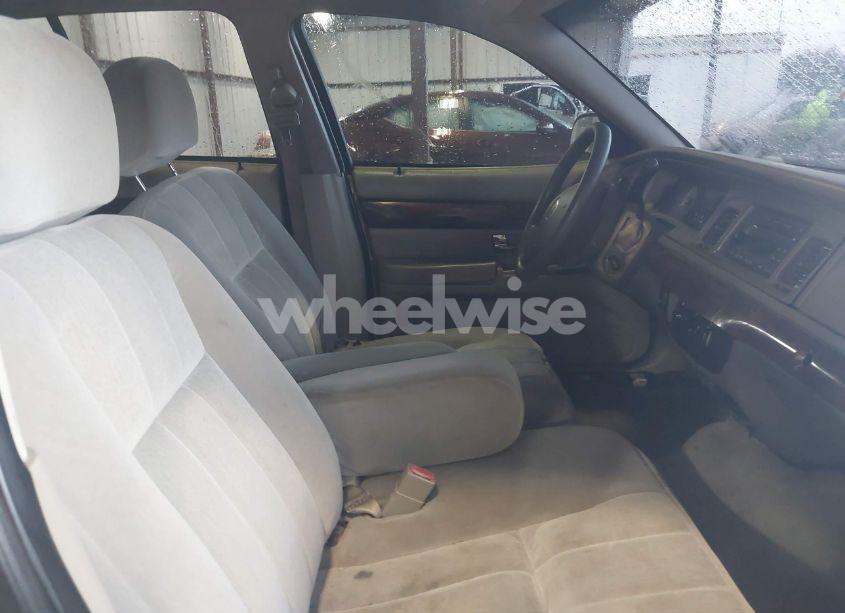 Photo 5 of 2008 Mercury Grand MARQUIS GS (VIN 2MEFM74V88X607756)