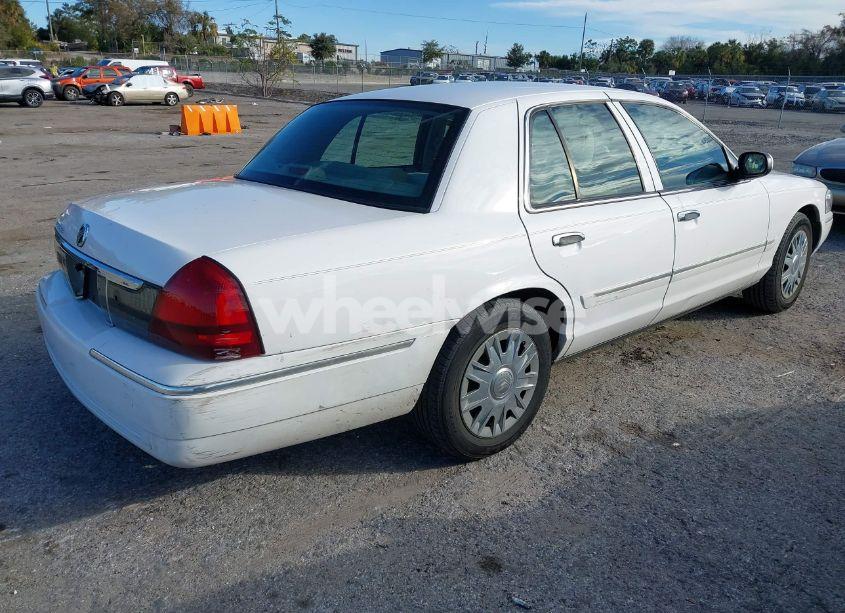 Photo 4 of 2008 Mercury Grand MARQUIS GS (VIN 2MEFM74V88X659257)