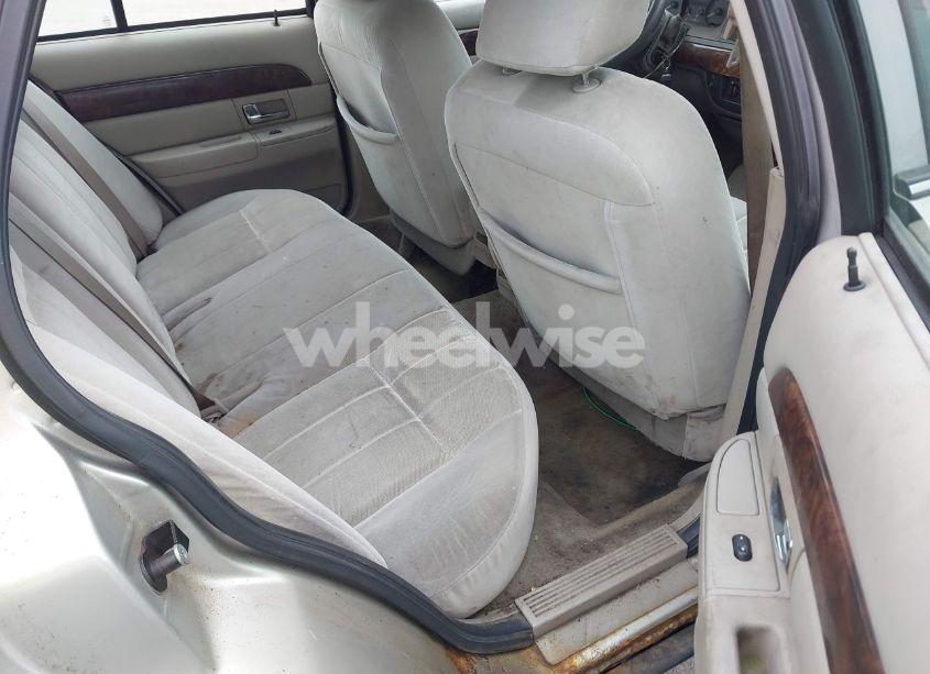 Photo 8 of 2007 Mercury Grand MARQUIS GS (VIN 2MEFM74V97X612947)