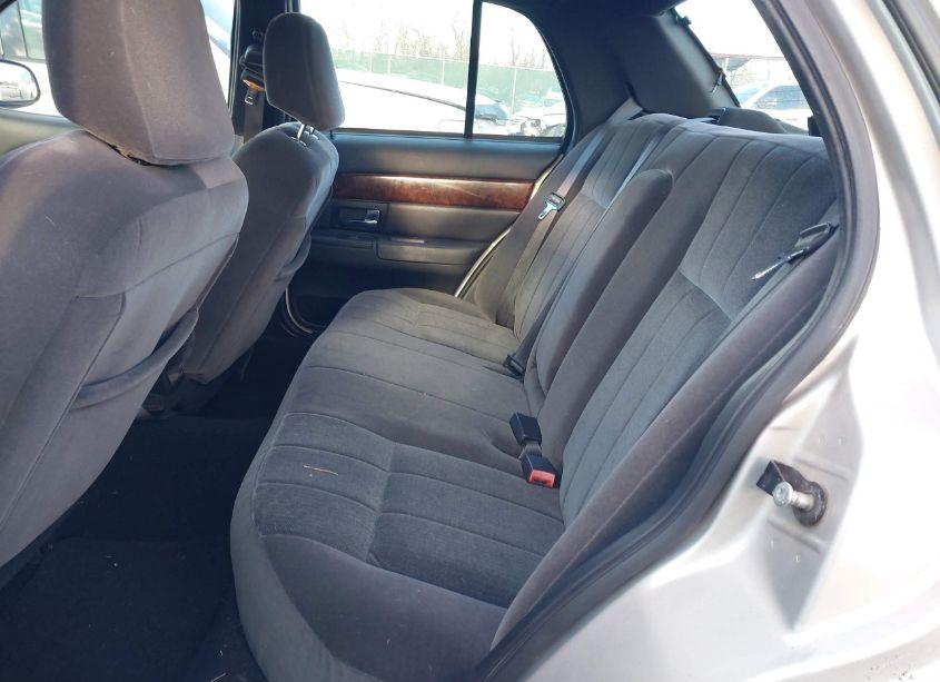 Photo 8 of 2007 Mercury Grand MARQUIS GS (VIN 2MEFM74V97X638559)