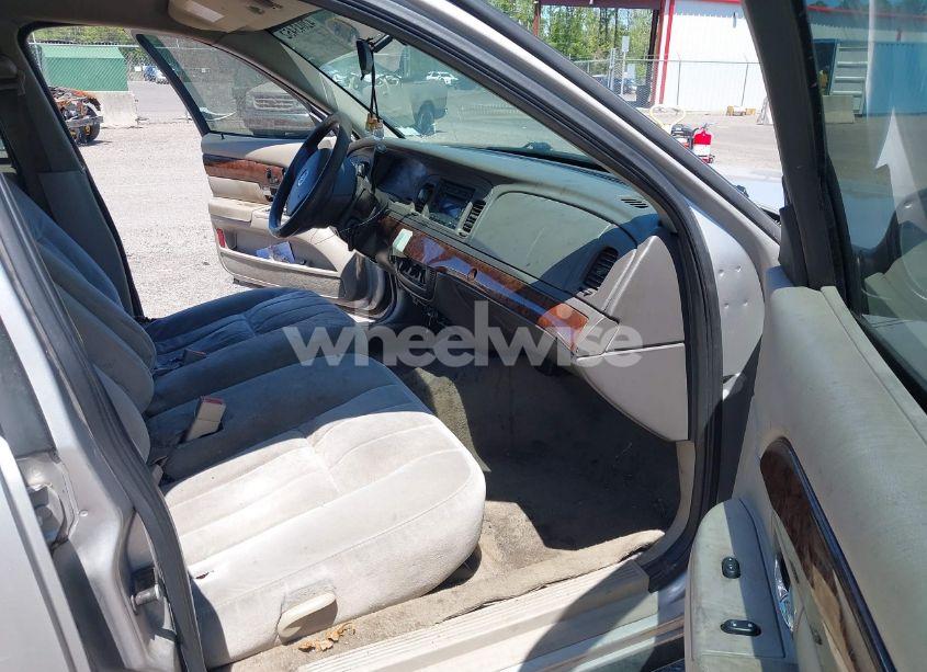 Photo 5 of 2007 Mercury Grand MARQUIS GS (VIN 2MEFM74VX7X616232)