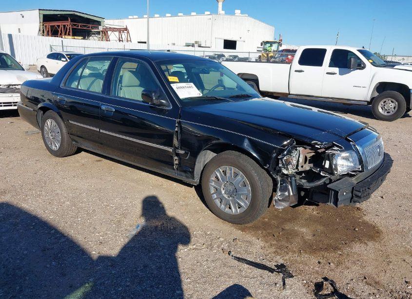 2008 Mercury Grand MARQUIS GS (VIN 2MEFM74VX8X632030) main photo