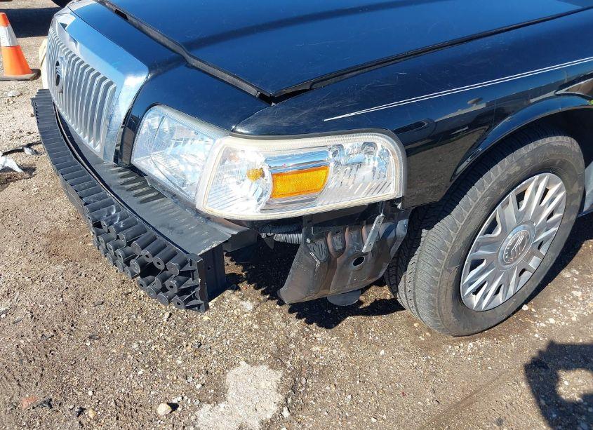 Photo 18 of 2008 Mercury Grand MARQUIS GS (VIN 2MEFM74VX8X632030)