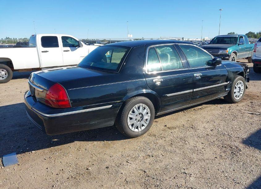 Photo 4 of 2008 Mercury Grand MARQUIS GS (VIN 2MEFM74VX8X632030)