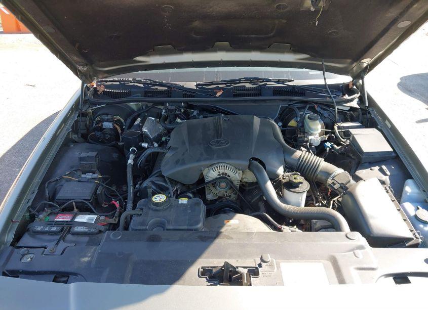 Photo 10 of 2002 Mercury Grand MARQUIS GS (VIN 2MEFM74W02X640461)