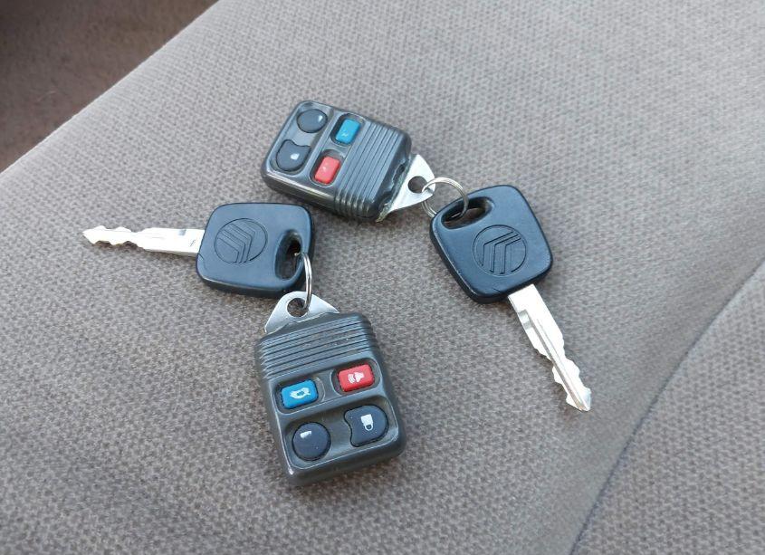 Photo 11 of 2002 Mercury Grand MARQUIS GS (VIN 2MEFM74W02X640461)