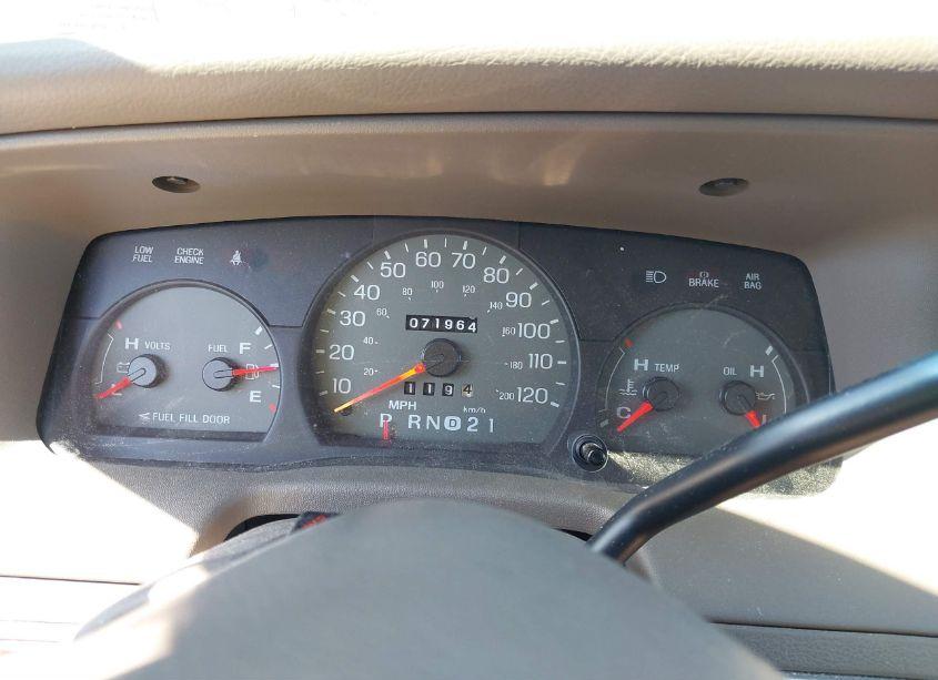 Photo 7 of 2002 Mercury Grand MARQUIS GS (VIN 2MEFM74W02X640461)