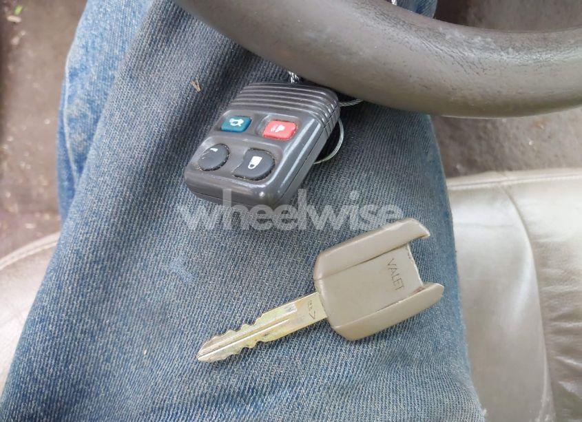 Photo 11 of 2004 Mercury Grand MARQUIS GS (VIN 2MEFM74W04X697990)