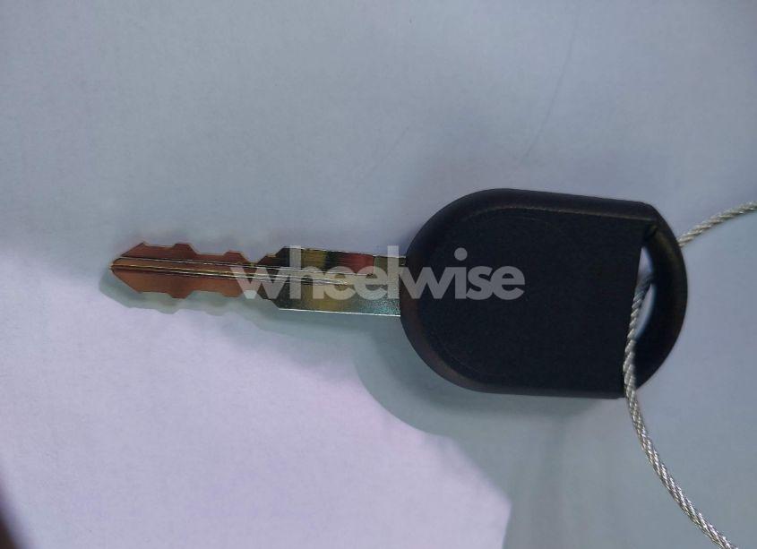 Photo 11 of 2005 Mercury Grand MARQUIS GS (VIN 2MEFM74W05X644708)