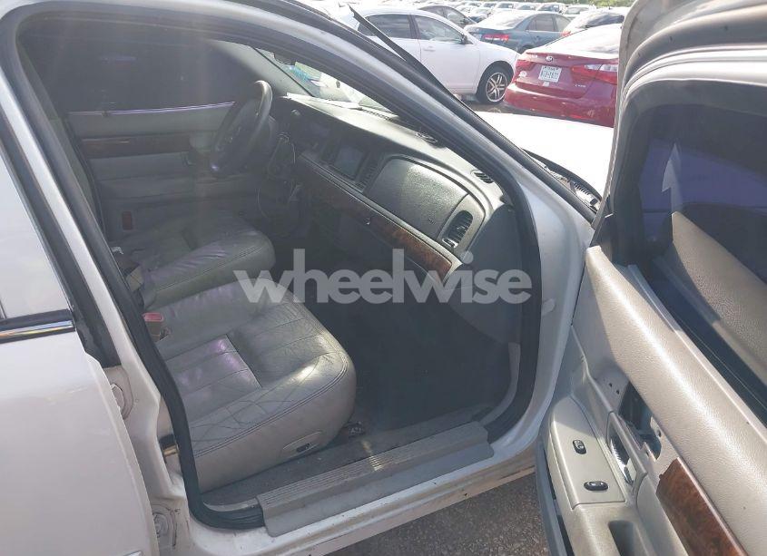 Photo 5 of 2005 Mercury Grand MARQUIS GS (VIN 2MEFM74W05X644708)