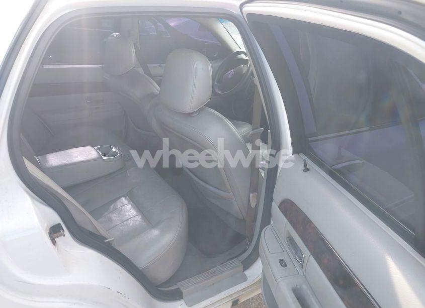 Photo 8 of 2005 Mercury Grand MARQUIS GS (VIN 2MEFM74W05X644708)