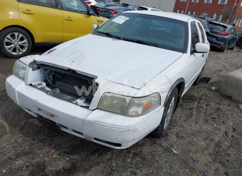 Photo 2 of 2007 Mercury Grand MARQUIS GS (VIN 2MEFM74W17X604351)