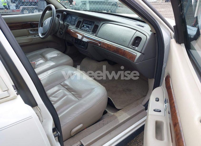Photo 5 of 2007 Mercury Grand MARQUIS GS (VIN 2MEFM74W17X604351)