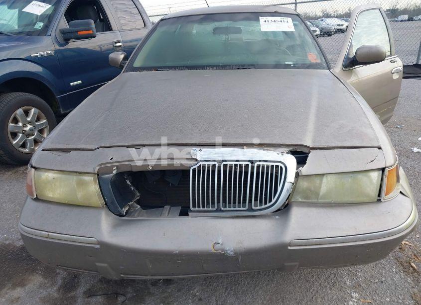 Photo 10 of 2002 Mercury Grand MARQUIS GS (VIN 2MEFM74W22X620731)