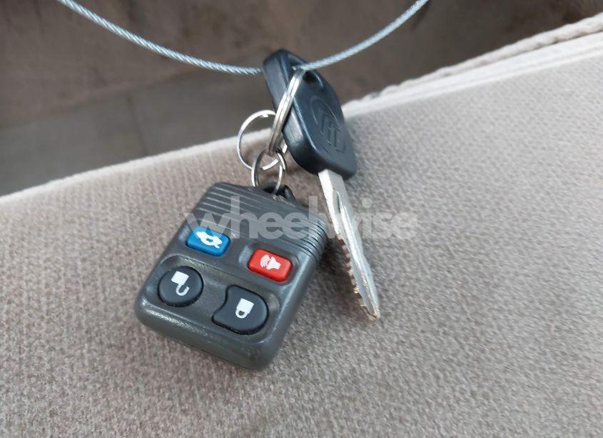 Photo 11 of 2002 Mercury Grand MARQUIS GS (VIN 2MEFM74W22X620731)