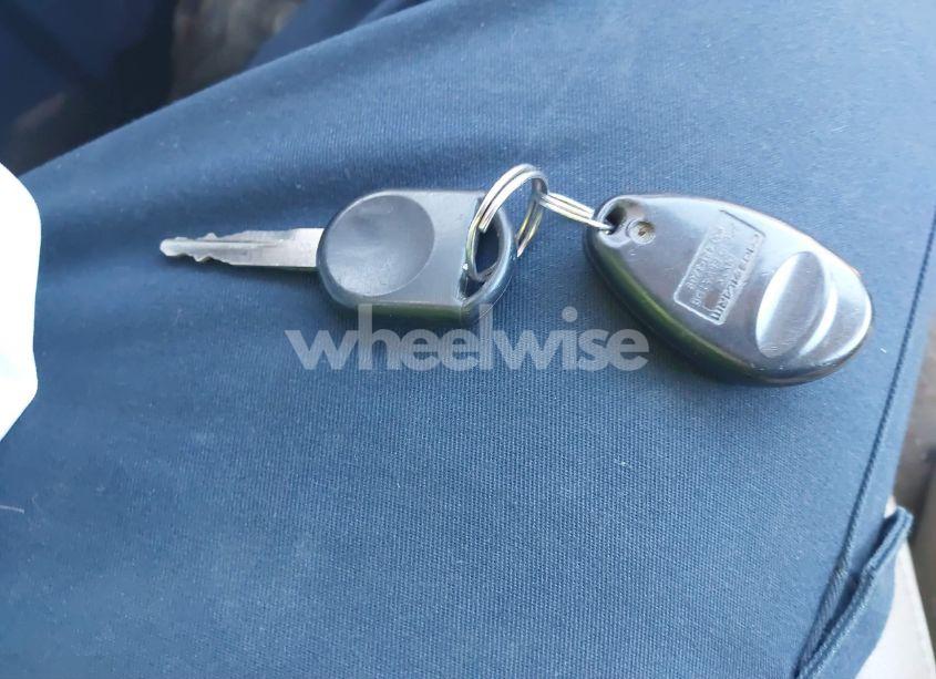 Photo 11 of 2005 Mercury Grand MARQUIS GS (VIN 2MEFM74W25X614142)