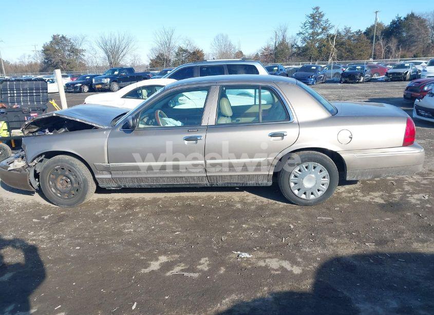 Photo 14 of 2005 Mercury Grand MARQUIS GS (VIN 2MEFM74W25X614142)