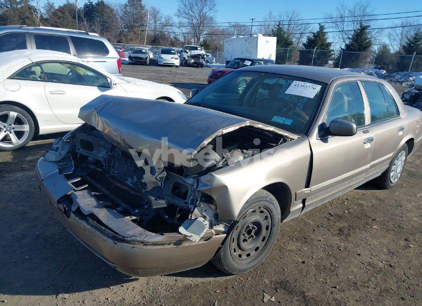 Photo 2 of 2005 Mercury Grand MARQUIS GS (VIN 2MEFM74W25X614142)