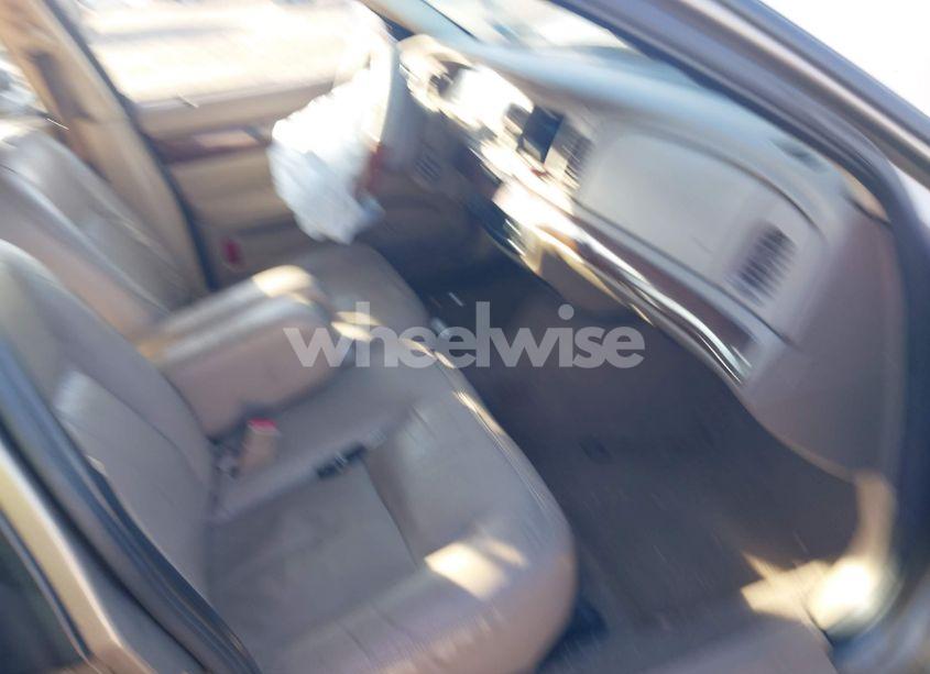 Photo 5 of 2005 Mercury Grand MARQUIS GS (VIN 2MEFM74W25X614142)