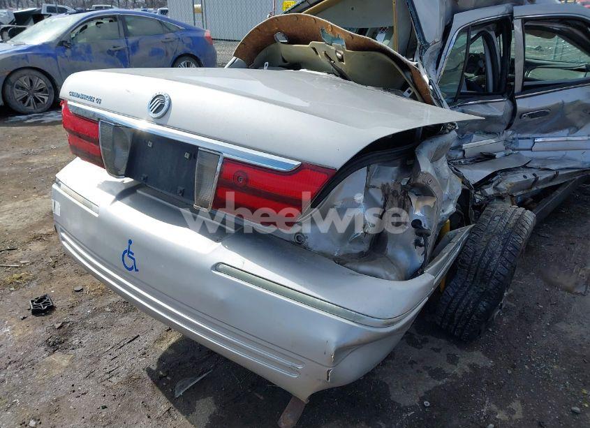 Photo 12 of 2005 Mercury Grand MARQUIS GS (VIN 2MEFM74W25X618546)