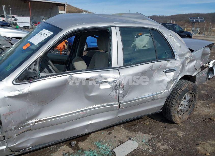 Photo 16 of 2005 Mercury Grand MARQUIS GS (VIN 2MEFM74W25X618546)