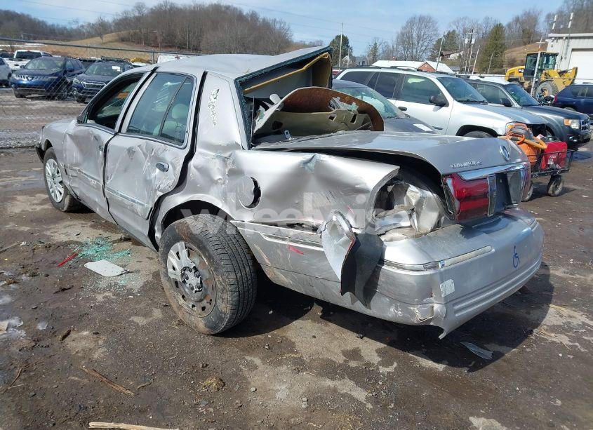 Photo 3 of 2005 Mercury Grand MARQUIS GS (VIN 2MEFM74W25X618546)