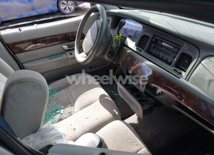 Photo 5 of 2005 Mercury Grand MARQUIS GS (VIN 2MEFM74W25X618546)