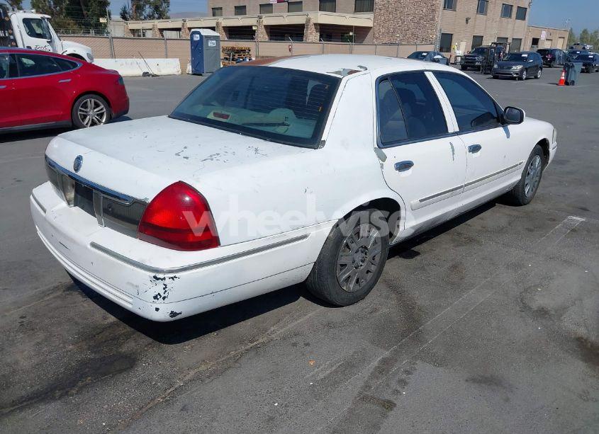 Photo 4 of 2006 Mercury Grand MARQUIS GS (VIN 2MEFM74W26X638698)